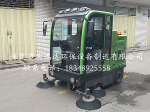 宏瑞达HRD-2000S驾驶式扫地车—山西省晋中市祁县综合市场案例