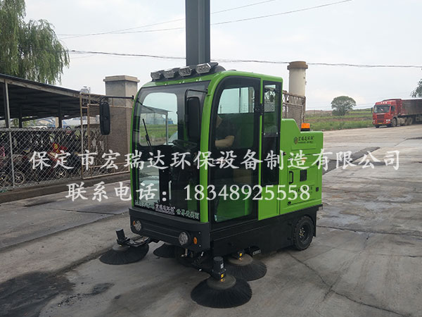 河北宏瑞达工厂清扫车2000S走进山西潞城市天邦建材有限公司