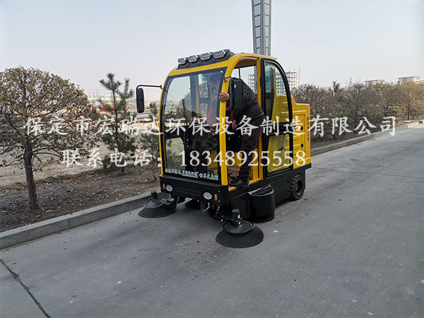 宏瑞达电动扫地车在山西朔州万利彩钢复合板厂使用案例