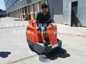 保定宏瑞达1250电动清扫车在安徽合肥棉纺厂上岗