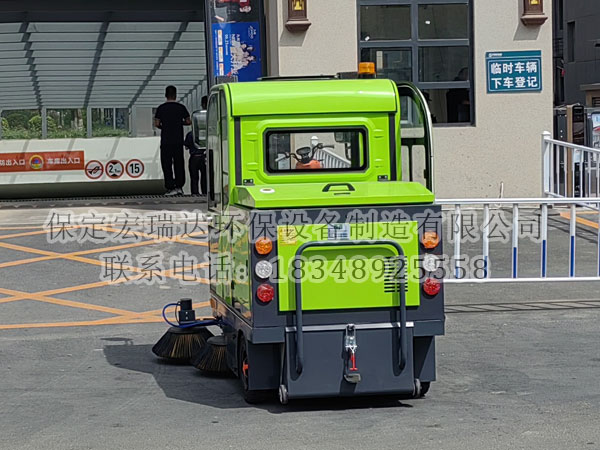 电动扫地车在工业场所的应用