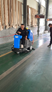 宏瑞达 HRD-900A 智能洗地机：汽车配件车间清洁的高效解决方案